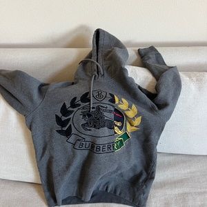 Burberry sweat shirt good condition used